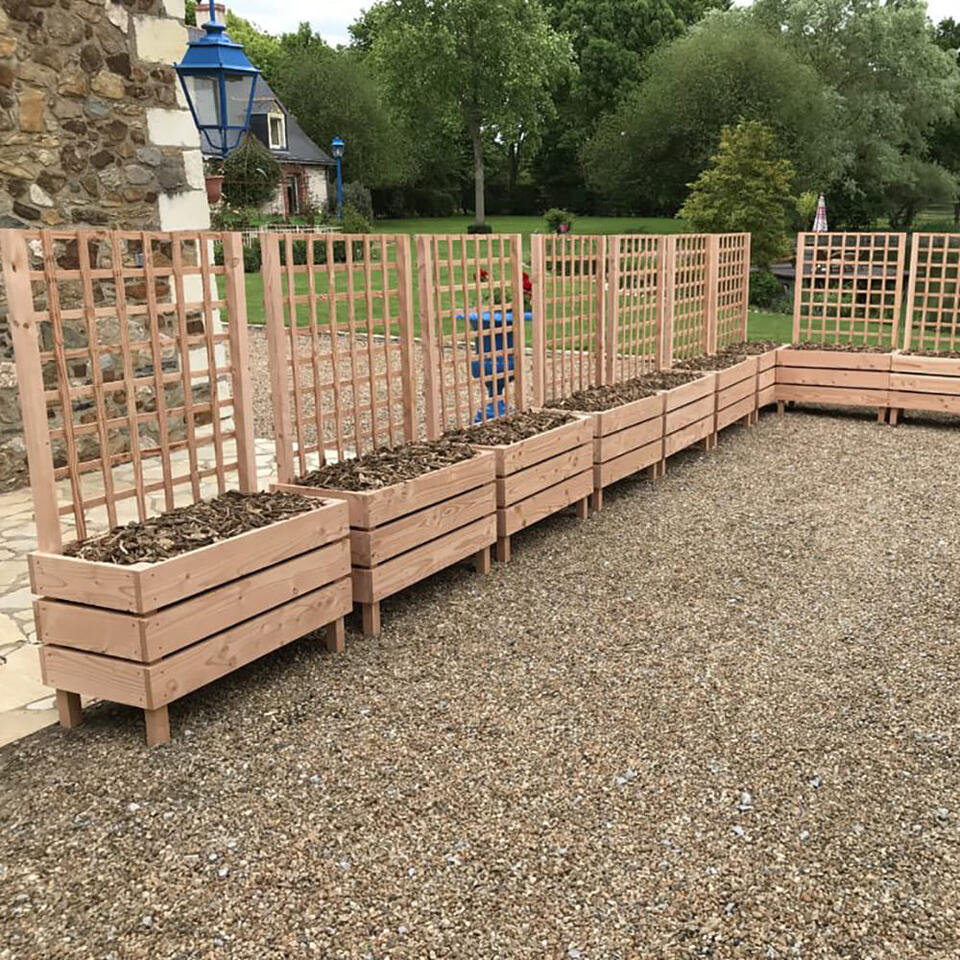 jardinière extérieure avec treillis