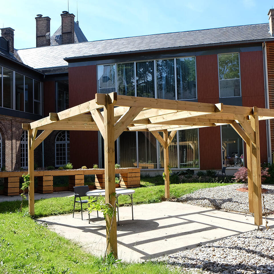 pergola en bois jardin